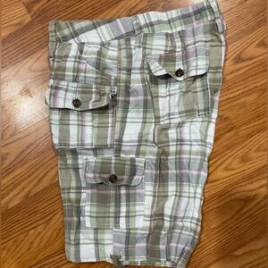 Cargo burmuda shorts size 10